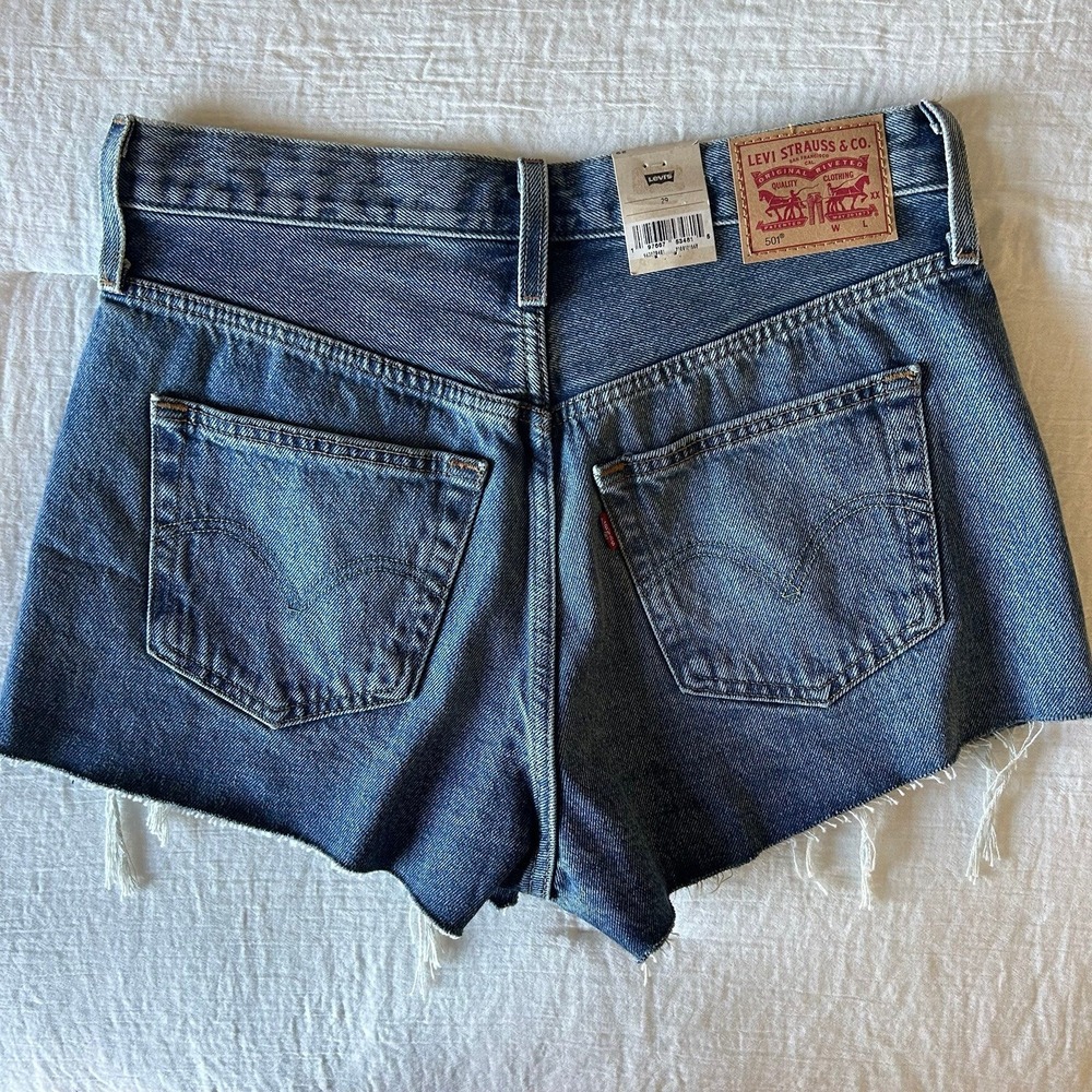 Levi's 501 Original HR Denim Cut Off Shorts Darn It Distressed 32 NWT - Picture 6 of 8